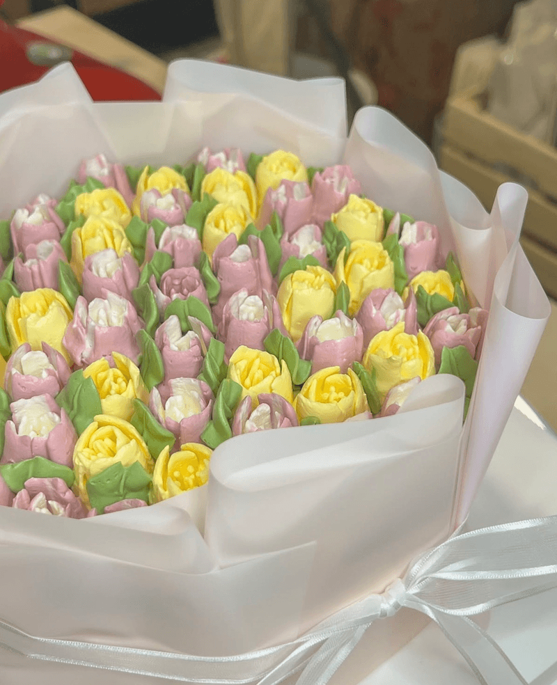 Buttercream flower bouquet cake